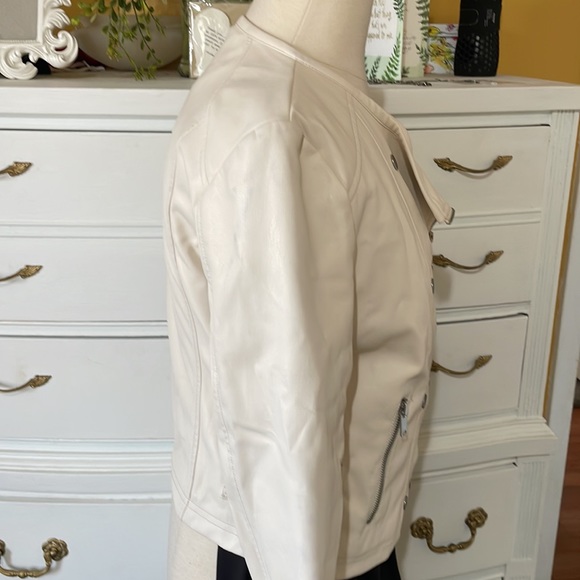 NWOT cream faux leather biker jacket - Picture 5 of 9